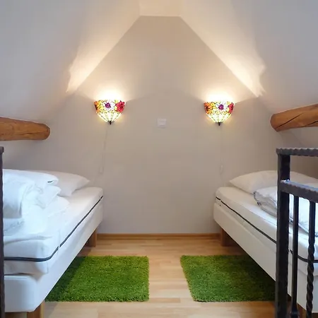 Gite Allier Montaigu-le-Blin Room photo