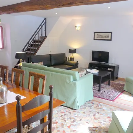 Gite Allier Montaigu-le-Blin Room photo