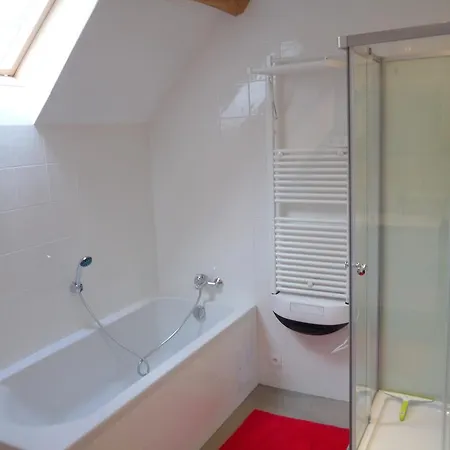 Gite Allier Montaigu-le-Blin Room photo