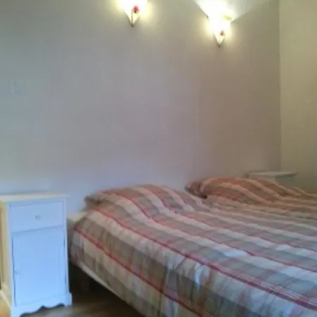 Gite Allier Montaigu-le-Blin Room photo
