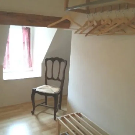 Gite Allier Montaigu-le-Blin Room photo