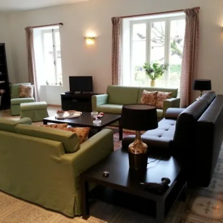 Gite Allier Montaigu-le-Blin Room photo